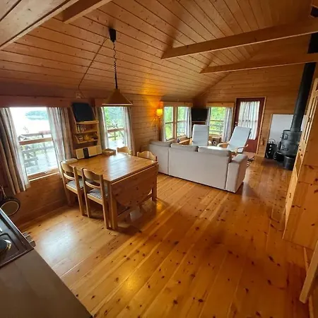 Cozy Cabin, Minimum 5 Nights Oppheim